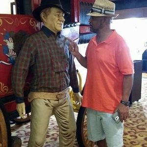 Meet your Posher, Elaine